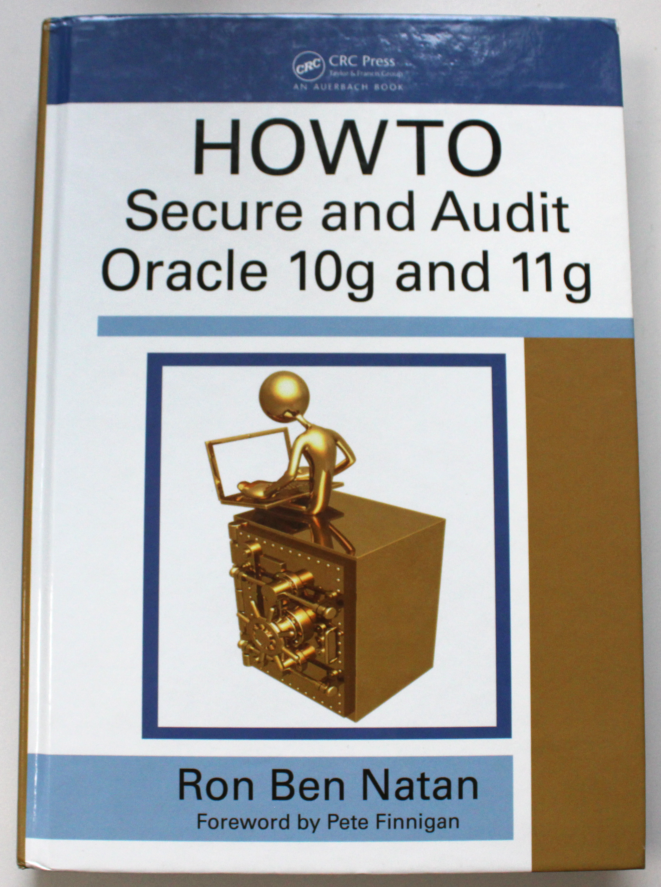 Secure and audit Oracle 10g and 11g